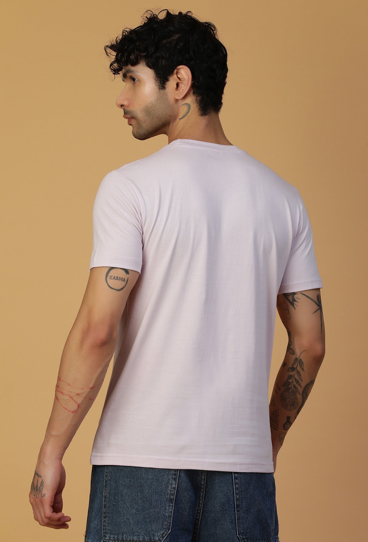 Regular Fit One piece Character Tony Tony Chopper Lavender T-Shirt.