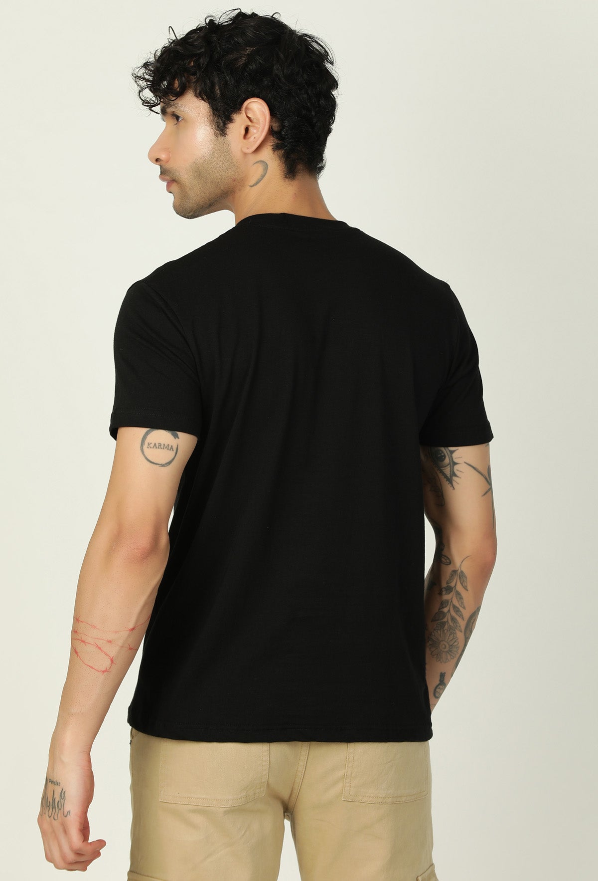 Hera Feri Design Regular Fit Printed T-Shirt Black.