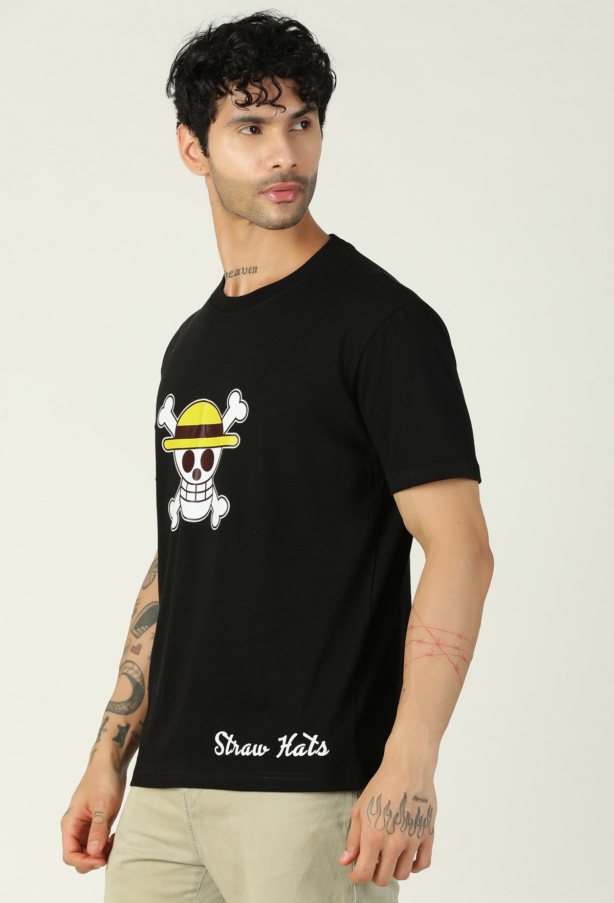 One Piece Straw Hat Pirates Black Regular Fit Printed T-Shirt.