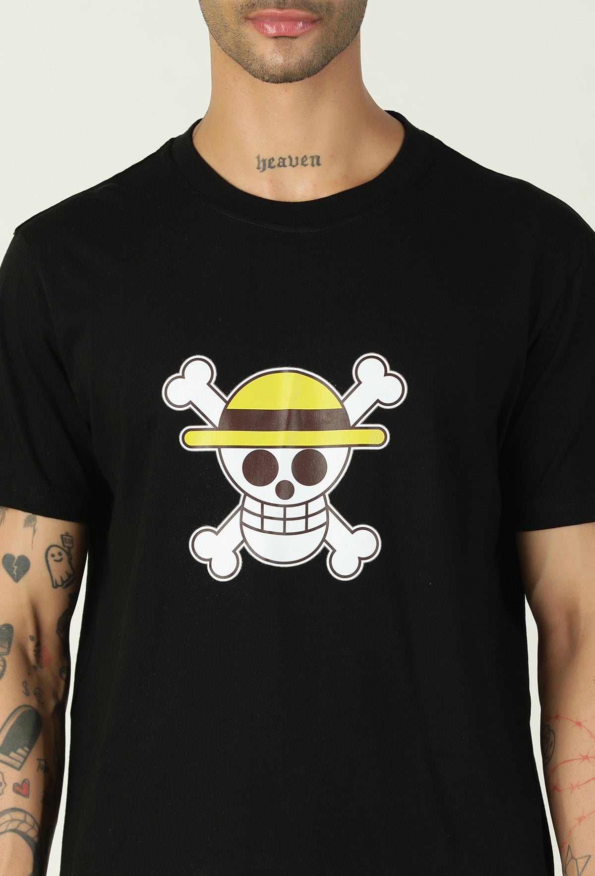One Piece Straw Hat Pirates Black Regular Fit Printed T-Shirt.