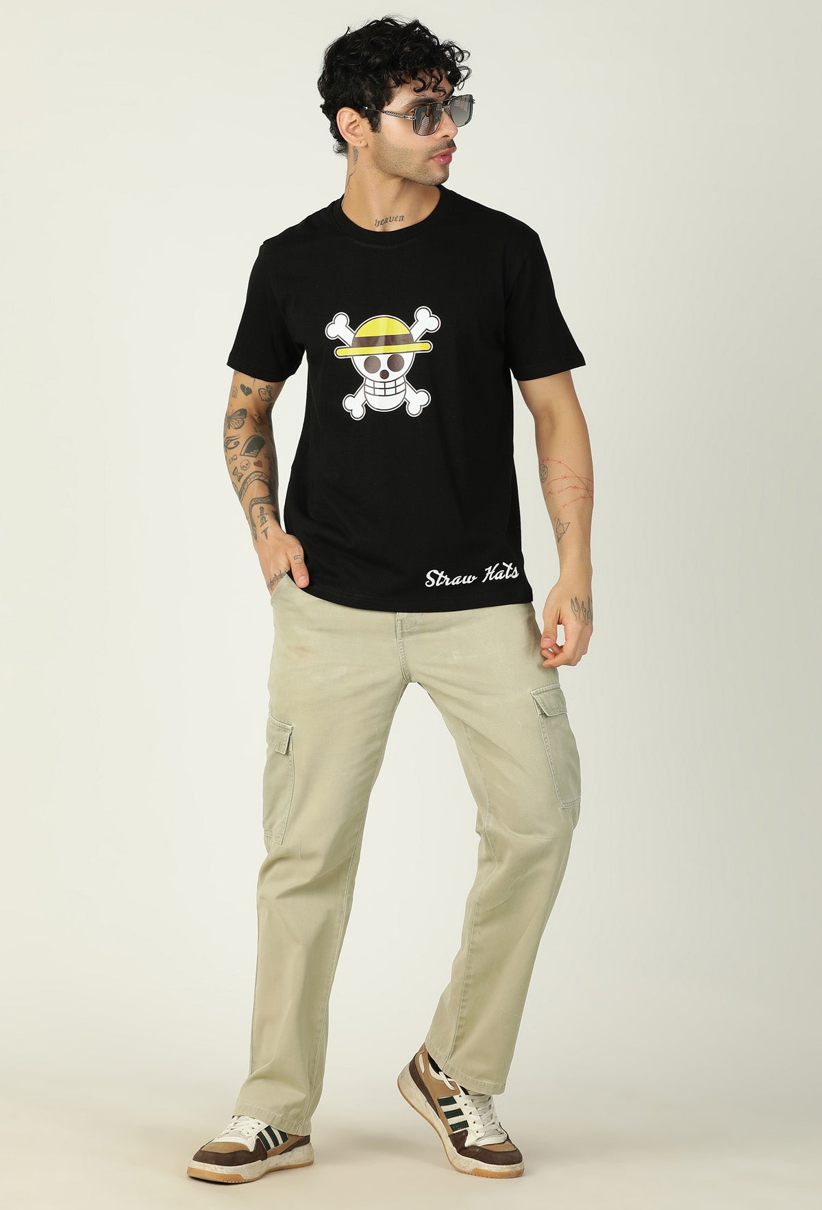 One Piece Straw Hat Pirates Black Regular Fit Printed T-Shirt.