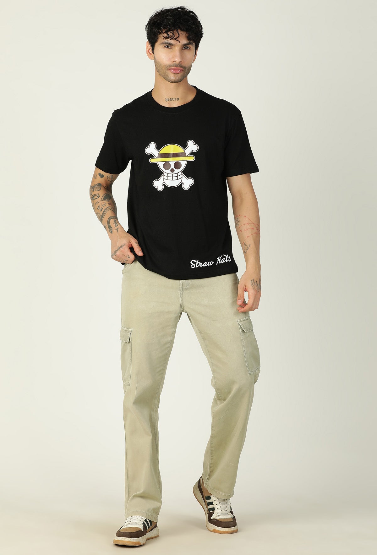 One Piece Straw Hat Pirates Black Regular Fit Printed T-Shirt.